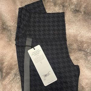 Alo houndstooth leggings